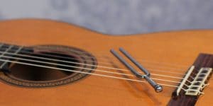 tune guitar by ear